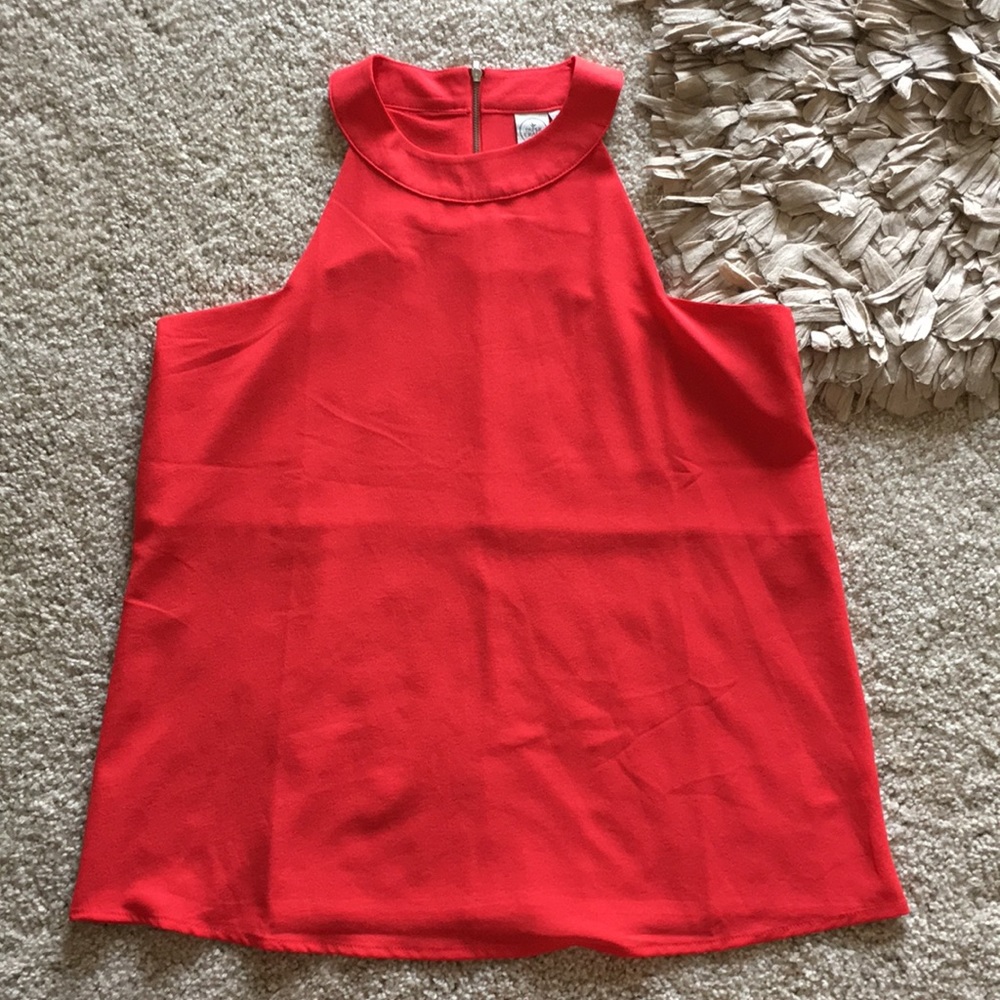 Halter, sleeve-less Top